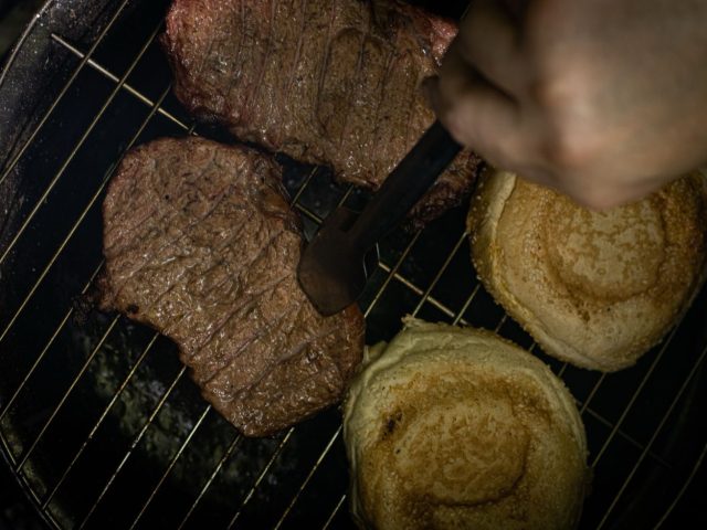 Beyond Burger vs Impossible Burger : lequel est meilleur pour