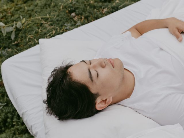 Dès ce soir, découvrez comment votre alimentation sabote votre sommeil