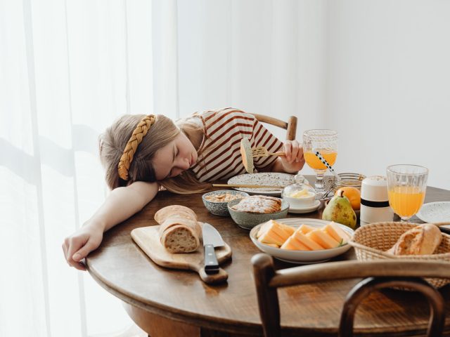Votre alimentation influence-t-elle vraiment votre sommeil ? Oui, voici comment
