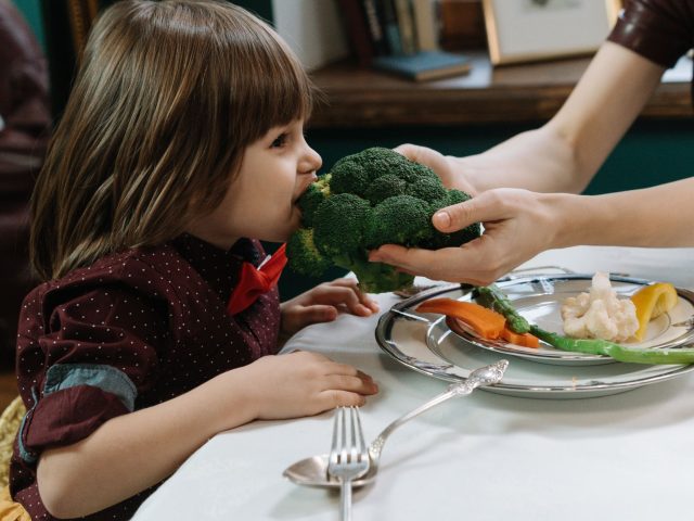 Comment rendre les repas véganes irrésistibles pour vos enfants ?